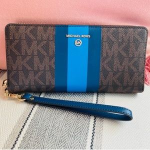 NWT Michael Kors blue center stripe wallet